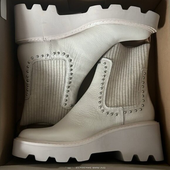 NEW Dolce Vita Hoven Stud H2O Waterproof Chelsea Boots, Ivory Leather Size 9.5 - Picture 10 of 13